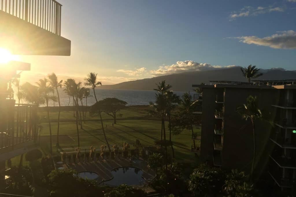 Oceanfront Penthouse With Amazing Views At Kauhale Makai Apartment Kihei Exterior photo